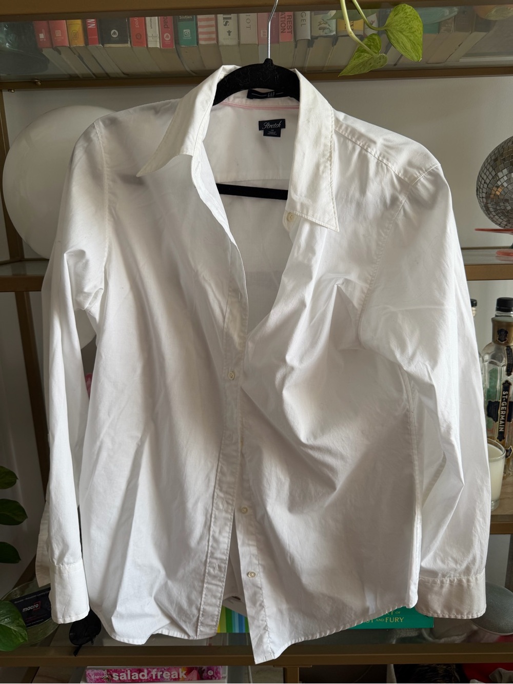 GAP Classic Women’s White Cotton Button-Down Shirt